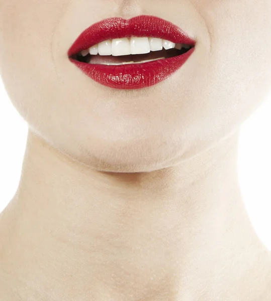 Cou féminin et lèvres rouges — Photo