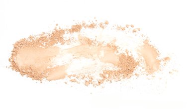 beyaz arkaplanda izole edilmiş bej rengi çıplak toz