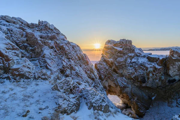 Amanecer en el lago Baikal — Foto de Stock