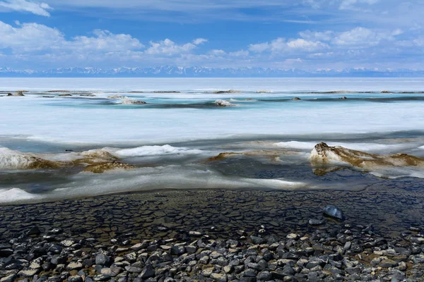 Lago Hubsugul primavera — Foto Stock