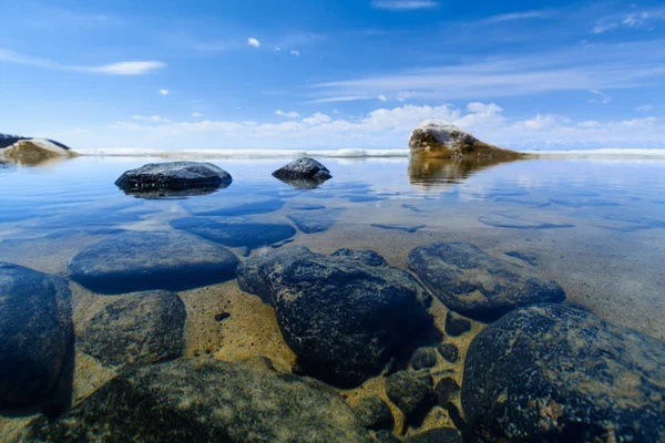 Jezero Hubsugul jaro — Stock fotografie