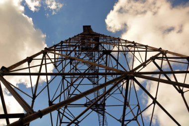 Karpat uzun boylu ve büyük sondaj platformu