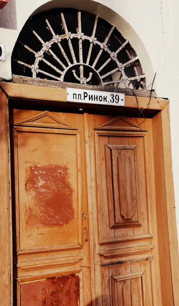 Oude deuren attractie — Stockfoto