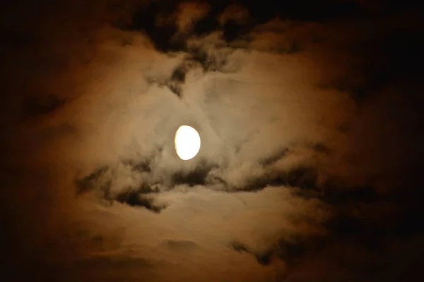 Lua de noite — Fotografia de Stock