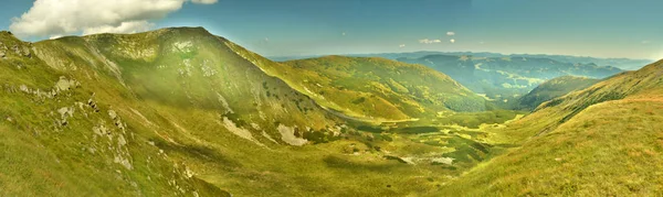 Dağların panoraması