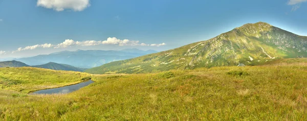 Panorama das montanhas — Fotografia de Stock