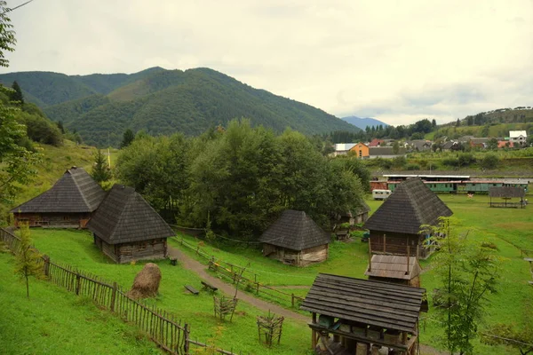 Vacker utsikt över bergen — Stockfoto