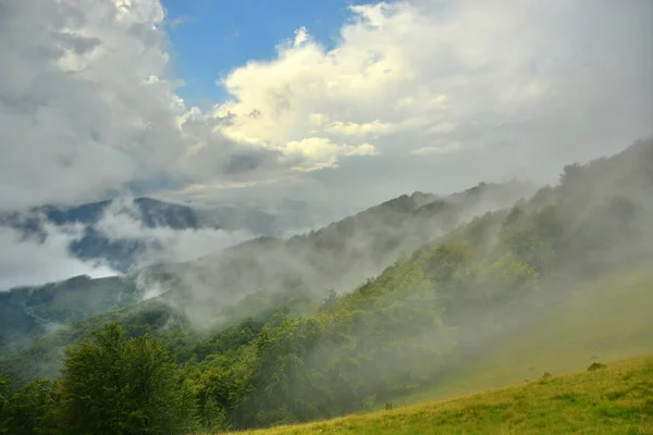 Belas vistas das montanhas — Fotografia de Stock