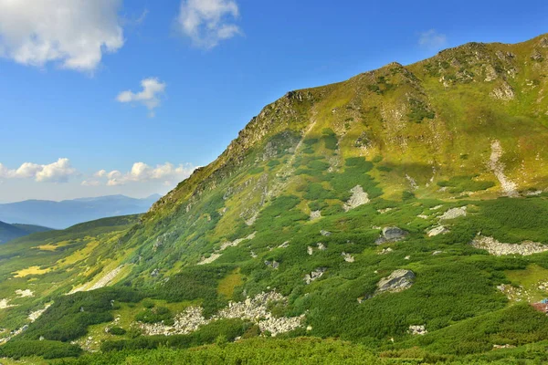 Belle vue sur les montagnes — Photo