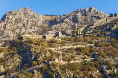 Kotor kale yolu ile Church of Our Lady, çare. Kotor, Karadağ