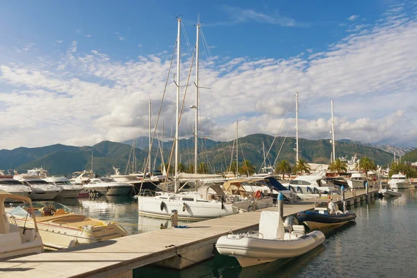 Puerto en la ciudad de Tivat, Montenegro — Foto de Stock