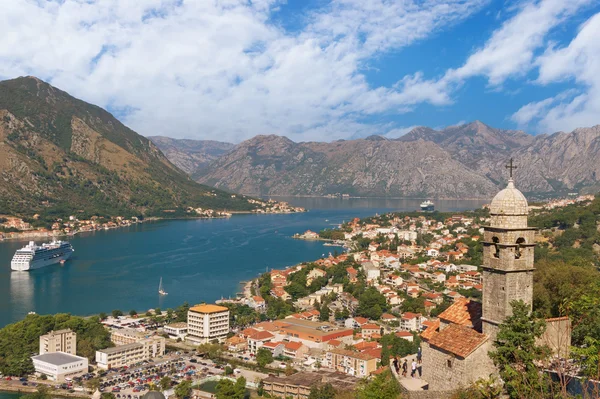Вид на місто Котор і Которської бухти. Чорногорія — стокове фото