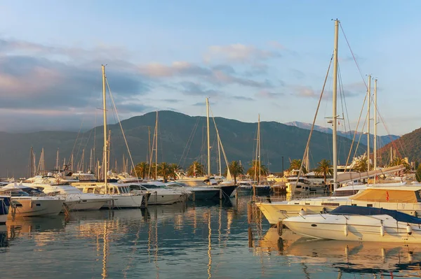 Vista do porto da cidade de Tivat. Montenegro — Fotografia de Stock