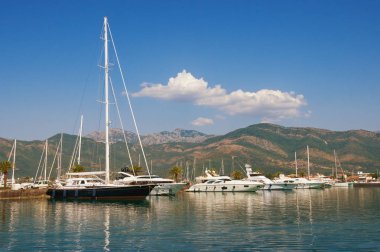 Porto Karadağ - lüks yat limanına Adriyatik'e. Karadağ