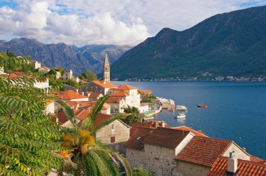 Perast - Karadağ Kotor Körfezi üzerinde eski şehir