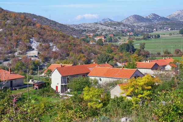 Bosnalı kırsal. Köy kapmak Belediye Trebinje, Bosna-Hersek. — Stok fotoğraf