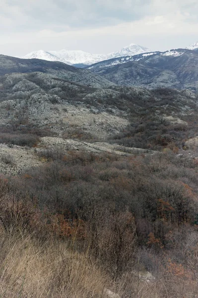 Vintage berglandschap op bewolkt winterdag. Balkan, Montenegro — Stockfoto