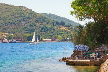 Güneşli yaz tatili. Karadağ, coast Körfezi Kotor