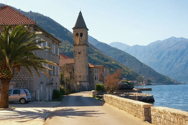 Mittelmeerdorf. montenegro, bucht von kotor, stoliv — Stockfoto