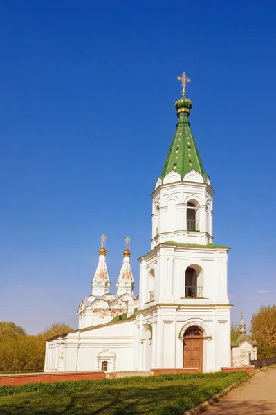 Vallásos építészet. Oroszország, Ryazan város. A Szentlélek Ősi Ortodox Egyháza — Stock Fotó