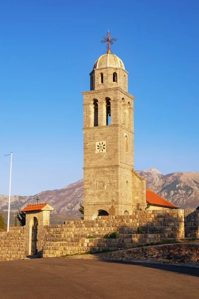 Arquitectura Religiosa Iglesia Del Pueblo Con Cementerio Montenegro Tivat Antigua — Foto de Stock