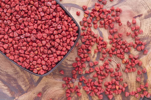 Achiote tohumları, Orta Amerika ve Güney Amerika'nın yerlerinde'sezon ve renk yiyecek için kullanılır — Stok fotoğraf