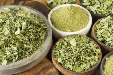 Yaprakları ve odun (moringa oleifera moringa tozu)