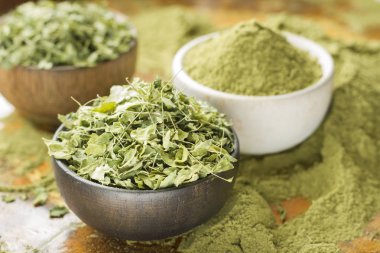 Yaprakları ve odun (moringa oleifera moringa tozu)