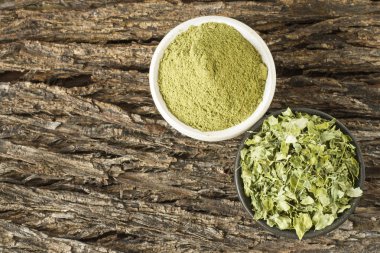 Yaprakları ve odun (moringa oleifera moringa tozu)