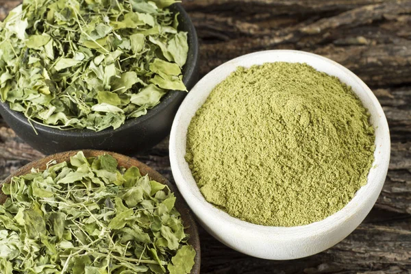 Yaprakları ve odun (moringa oleifera moringa tozu)