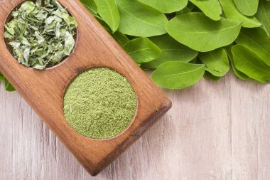 Yaprakları ve odun (moringa oleifera moringa tozu)