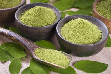 Yaprakları ve odun (moringa oleifera moringa tozu)