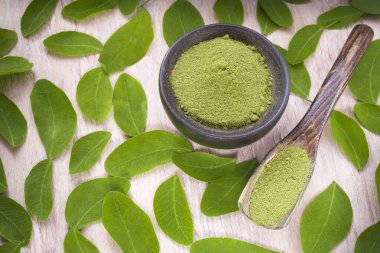 Yaprakları ve odun (moringa oleifera moringa tozu)