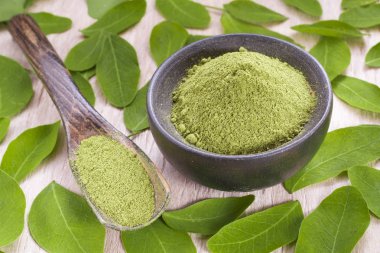 Yaprakları ve odun (moringa oleifera moringa tozu)