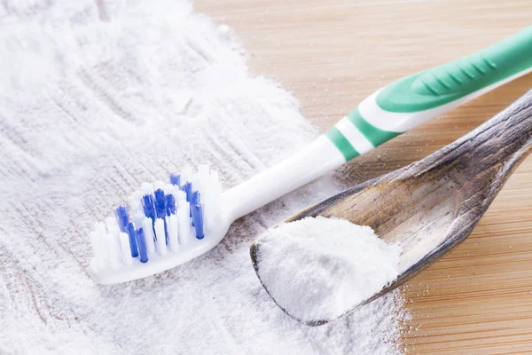 Kabartma tozu ve fırça ahşap tablo