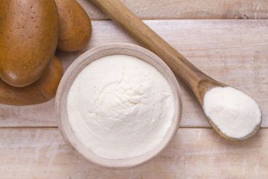 Hidrolize kolajen Protein ahşap arka plan üzerinde