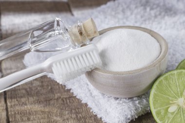 Pişirme soda ve limon ahşap tablo