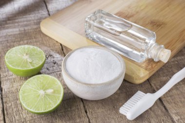 Pişirme soda ve limon ahşap tablo