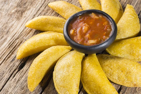 Empanadas Con Salsa Picante Comida Tradicional Colombiana — Foto de Stock