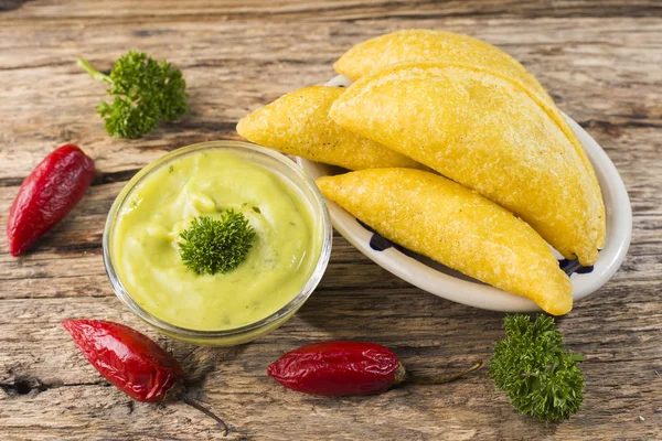 Empanadas Met Avocado Saus Traditionele Colombiaanse Gerechten — Stockfoto