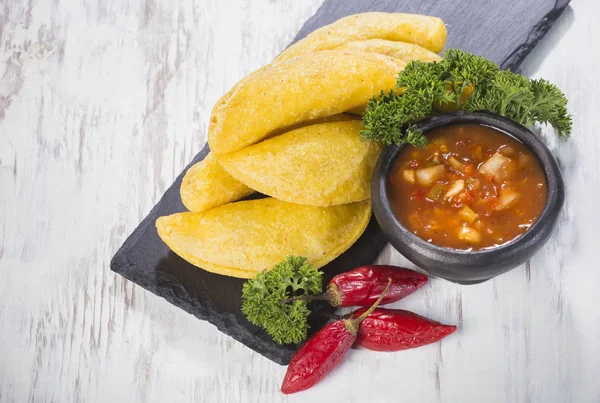 Empanadas Con Salsa Picante Comida Tradicional Colombiana — Foto de Stock