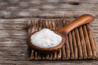 Ahşap zemin üzerinde kabartma tozu, metin için boşluk