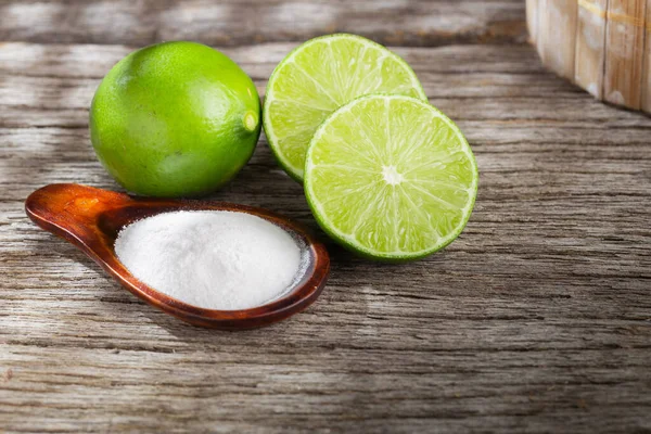 Bicarbonato Sodio Limón Sobre Fondo Madera Espacio Para Texto — Foto de Stock