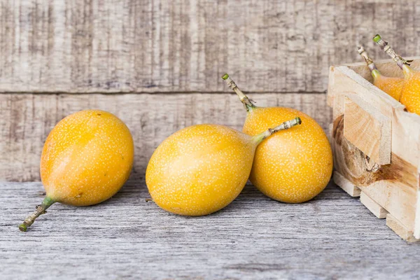 Pile Fruits Grenade Sur Fond Bois Gros Plan — Photo