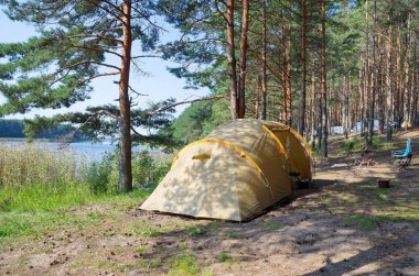 Turist çadır Gölü Seliger, Tver bölgesi, Rusya kıyısında