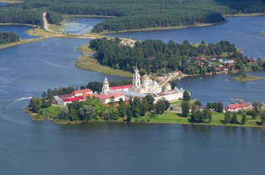 Ortodoks Manastırı ve göl Seliger, Tver bölgesi, Rusya Federasyonu