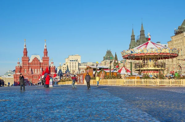 Κόκκινη πλατεία σε ηλιόλουστη ημέρα του χειμώνα, Μόσχα, Ρωσία — Φωτογραφία Αρχείου