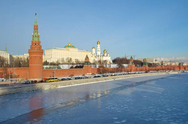 Moscow Kremlin and Moscow river, Russia — ストック写真