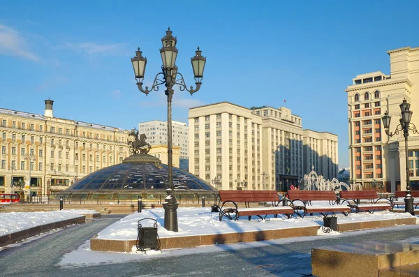 Зимний вид на Манежную площадь, Москва, Россия — стоковое фото