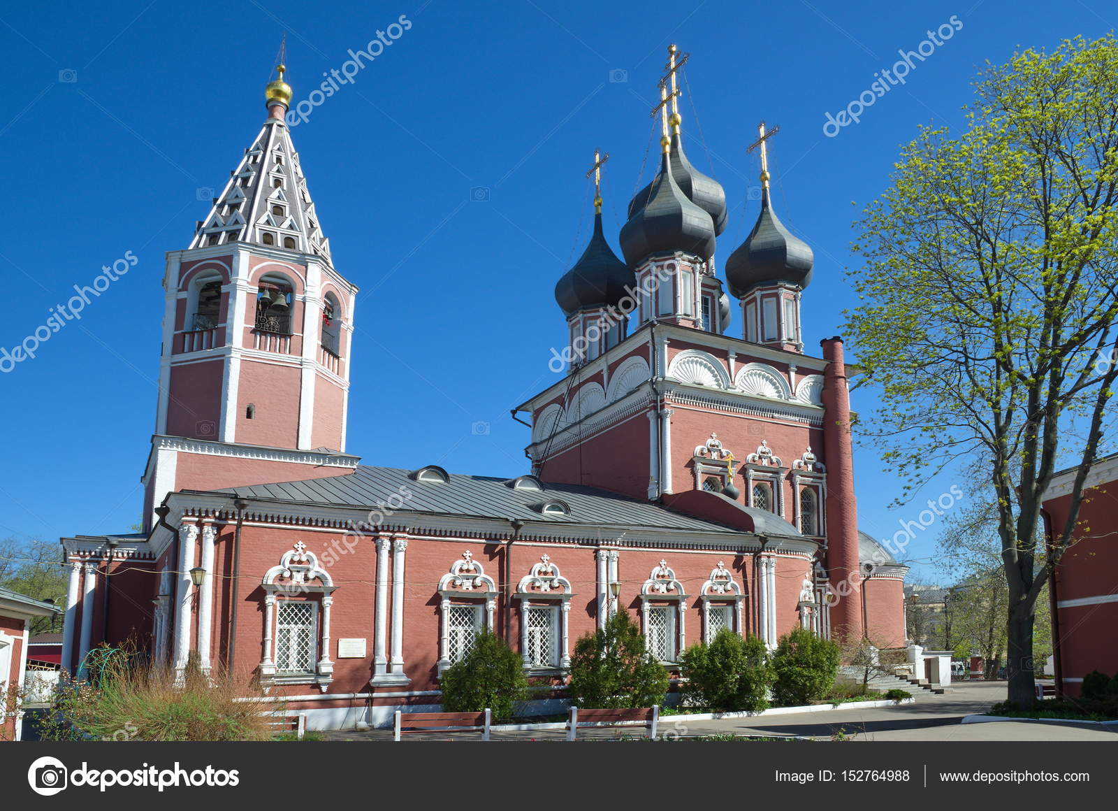 храм ризоположения на ул. москва храм ризоположения на донской. храм на донской улице в москве. риза христа спасителя. ризоположенский храм на шаболовке.